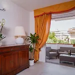 As 10 House